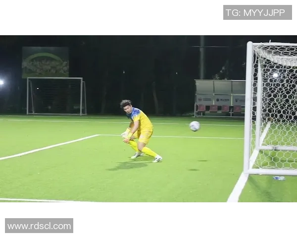 足球明星解说挑战视频揭秘幕后趣事与精彩瞬间大盘点